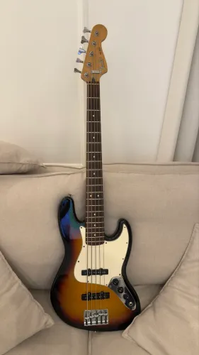 Baixo Fender Jazz Bass 5 cordas - 10x no cartao