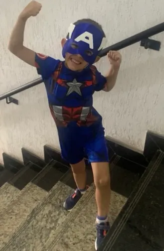 Fantasia infantil 6 anos Capitão América com máscara