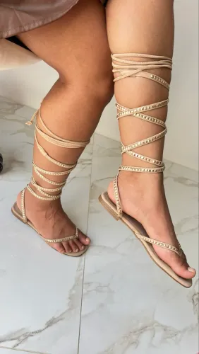Vendo sandália rasteira de amarração