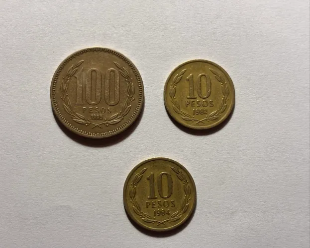 Três Moedas Antigas do Chile - 100 e 10 Pesos 1995