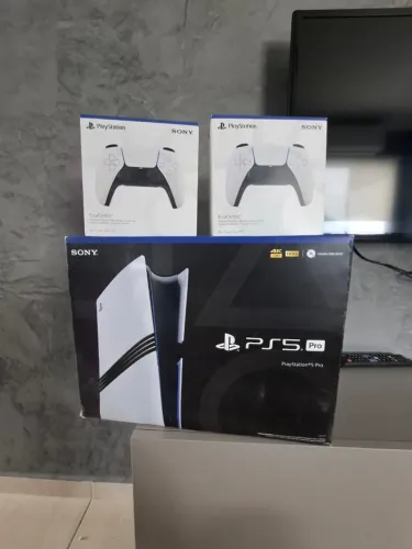 Promoção!! PS5 Pró c 2 Controles - Novo 