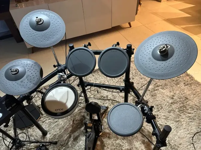 Bateria Yamaha DTX 502 Semi Nova