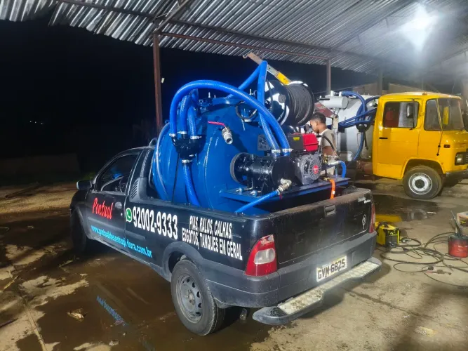 Tanque para desentupidora e banheiro químico