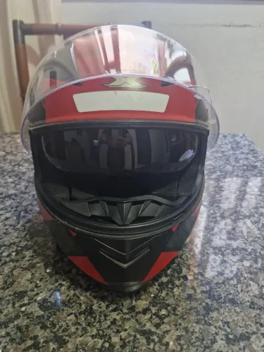 Capacete Trento vermelho e preto