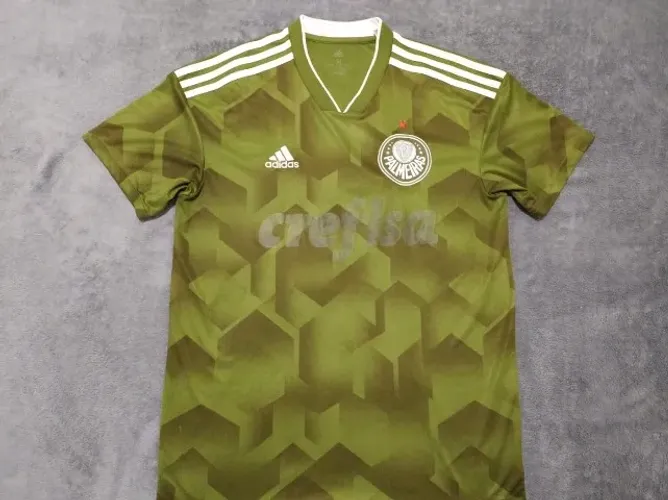 Camisa Oficial Palmeiras Adidas 2018, tamanho M (52x76cm). Tecido em excelente estado!