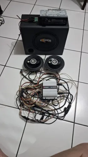 Som Auto Completo - Subwoofer, Amplificador e Alto-falantes