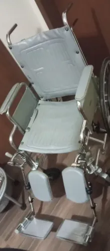 Cadeira de rodas em ótimo estado
