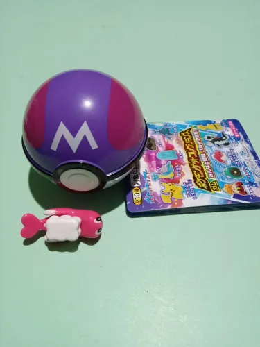 Miniatura Pokémon tatsugiri com pokebola Masterball original marca takara tomy