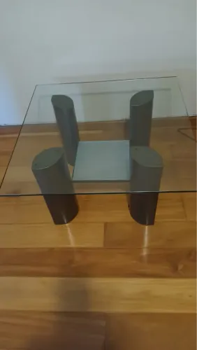 Mesa de Centro Moderna com Tampo de Vidro