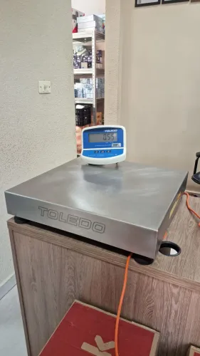 Balança Toledo Prix 300kg inox usada