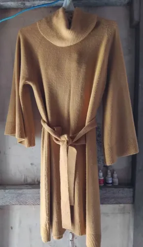 Vestido Tricot Manga Longa com Cinto