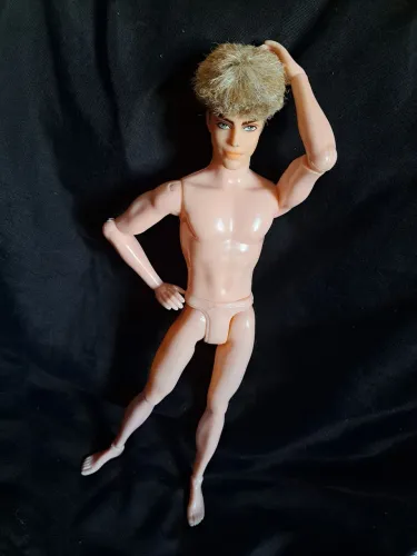 Boneco Ken genérico articulado cabelo loiro