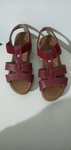 Sandália Usaflex ( modelo: couro mini Tresse R1868) rasteira. Tam.36. / Usada.