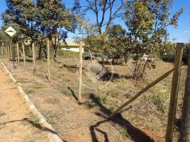 Lote 1000 m² - Condomínio Moradas do Lago codigo: 32188
