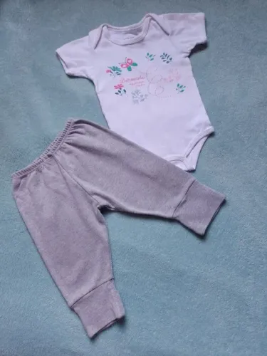 Conjunto de Roupa para Bebê - Body e Calça