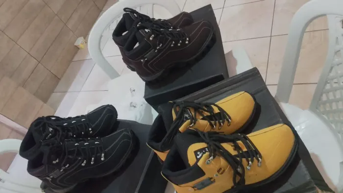 Botas de Trilha e Calçados Esportivos