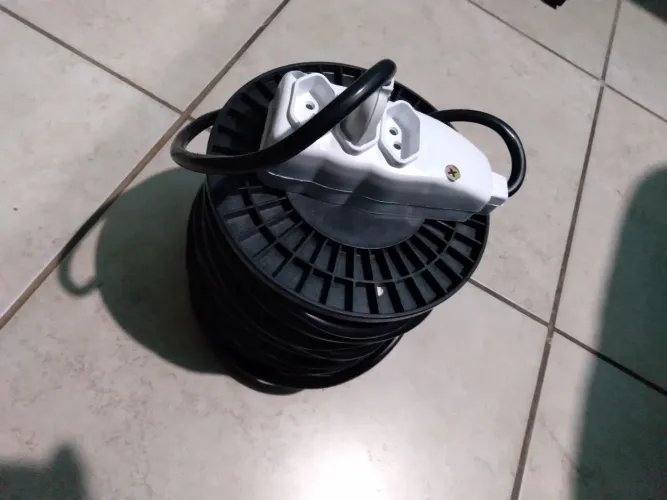 Carretel 30metros de Cabo Elétrico 3Tomadas fio grosso jardim 