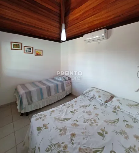 Casa de Condomínio com 4 quartos em Carneiros