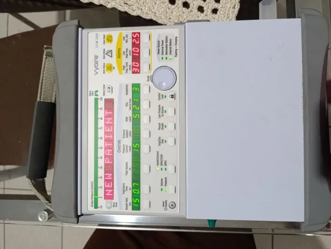 Respirador Ventilador de Transporte VyAire LTV2 2200