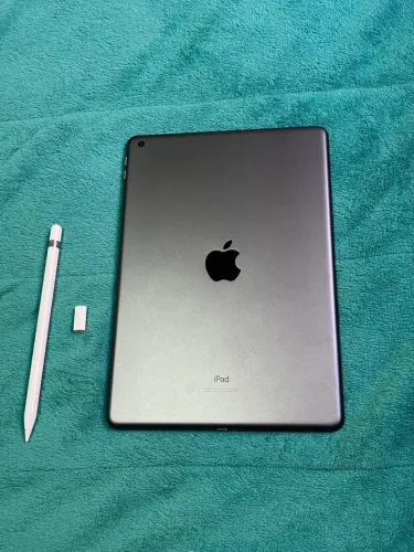 iPad Seminovo + Caneta Apple Pencil