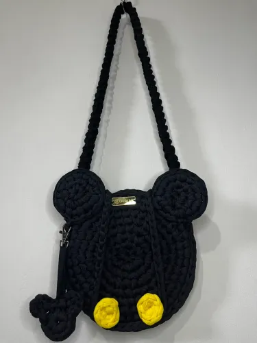 Bolsa de Crochê Mickey Preta Fio de Malha Artesanal