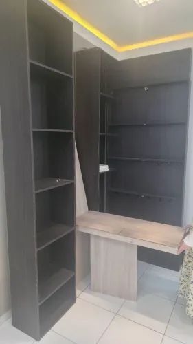 Móveis para Loja de Canto + Mesa com Suporte Ferro Oportunidade