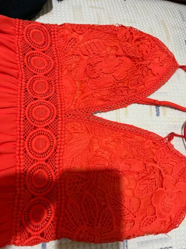 Vestido decotado com gripin