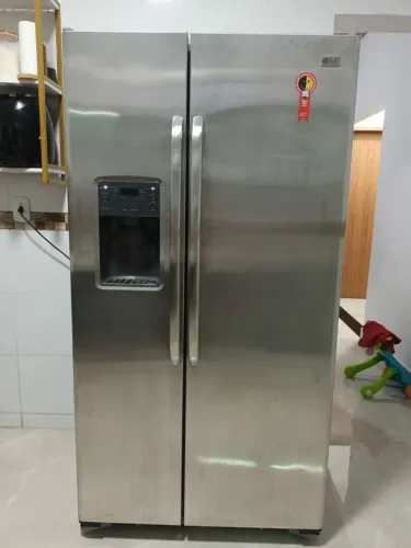 Geladeira side by side GE 546l
