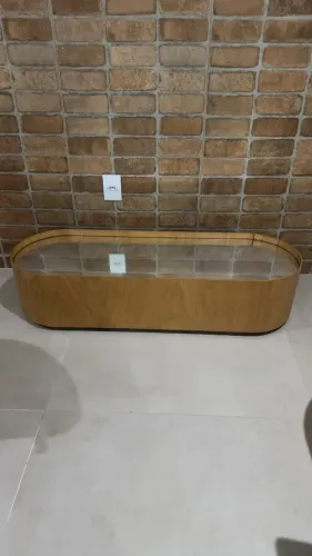 Mesa de centro madeira com vidro espelhado 