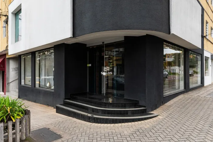 Loja de esquina com 190 m² para alugar no Batel em Curitiba