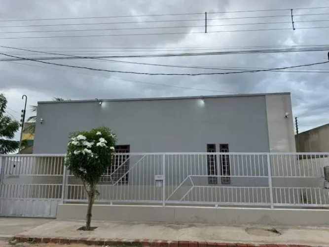 Ponto Comercial para Venda em Petrolina, São Gonçalo, 1 dormitório, 3 banheiros