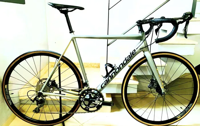 Cannondale (56) Caad12 Disc, Shimano105 Hid(18xCartão). Trocas 8.5k