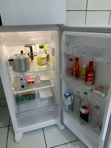 Vendo Geladeira 