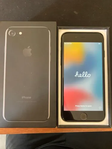 IPHONE JET BLACK NA CAIXA
