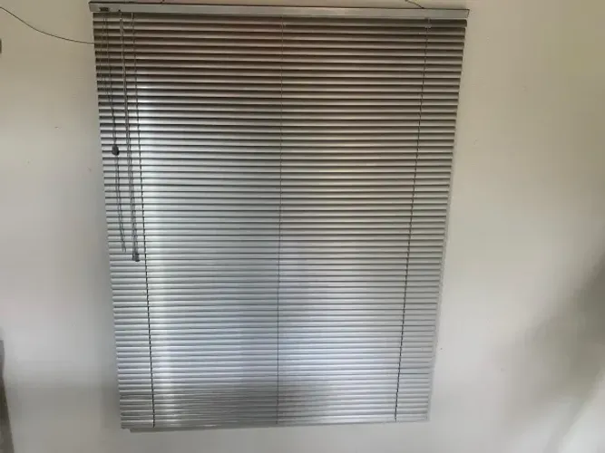 Persiana Horizontal Alumínio Prata 114x90cm - Ótimo Estado