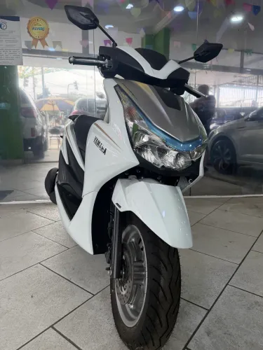 YAMAHA FLUO HÍBRID 2026 ZERO KM
