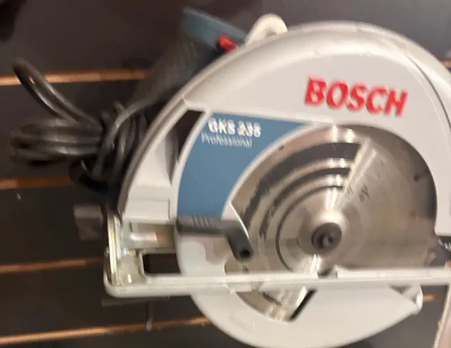 Serra circular elétrica Bosch Professional GKS 235 235mm 2.1kW azul
