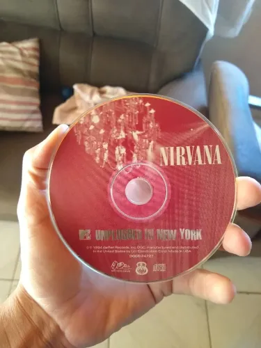 Vendo CD do Nirvana Acústico original.Todas as músicas estão passando beleza