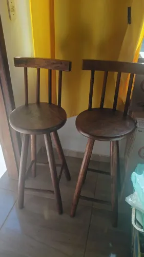 BANQUETA de madeira
