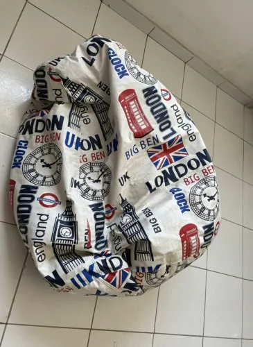 Puf pêra estampa london