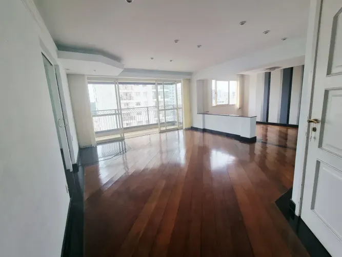 Apartamento com 03 suites na melhor localização de Pinheiros