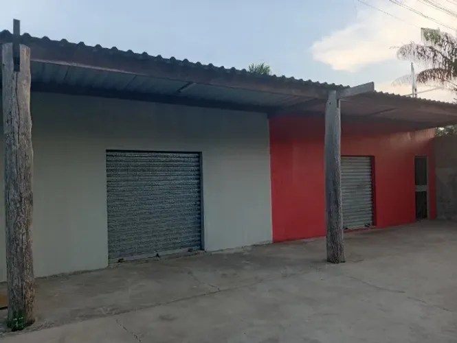 Vende se um ponto comercial melhor localização de novo Airão