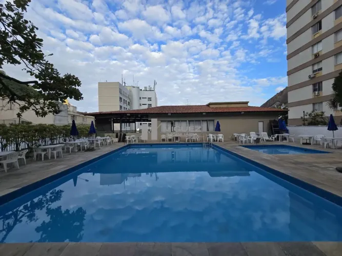 Apartamento à venda Rua Santa Clara - Copacabana. 3 quartos, 2 banheiro sociais, 2 vagas -