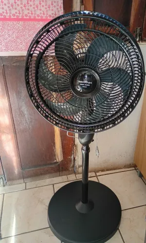 Vende-se, um ventilador Britânia novo apenas dois dias de uso. Motivo da venda viajem