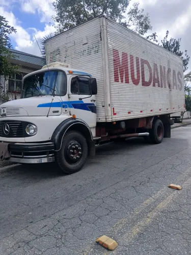 Caminhão mercedes