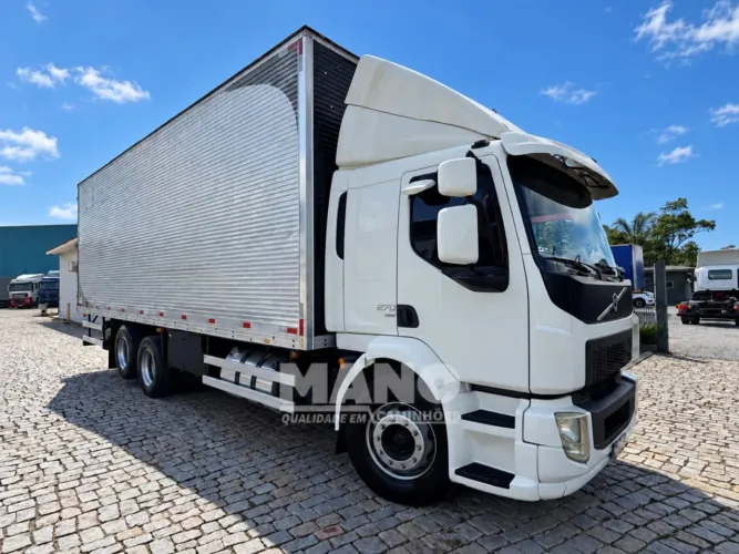 VOLVO VM 270 6x2