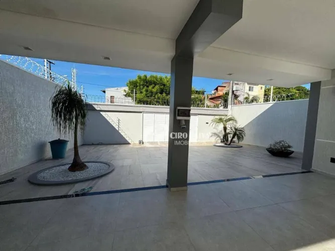 Casa com 3 dormitórios à venda, 236 m² por R$ 1.300.000,00 - Edson Queiroz - Fortaleza/CE