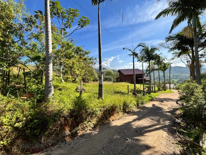 TERRENO 6.480m² EM PAULO LOPES | ÁGUA CORRENTE E ÓTIMO ACESSO