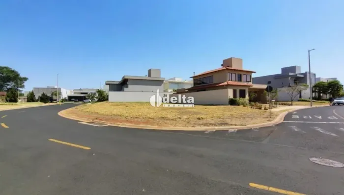Terreno disponível para venda no bairro Nova Uberlândia em Uberlândia-MG