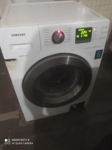 MÁQUINA LAVA E SECA, PARA RETIRAR PEÇAS, AS PLACAS ESTÃO BOAS.